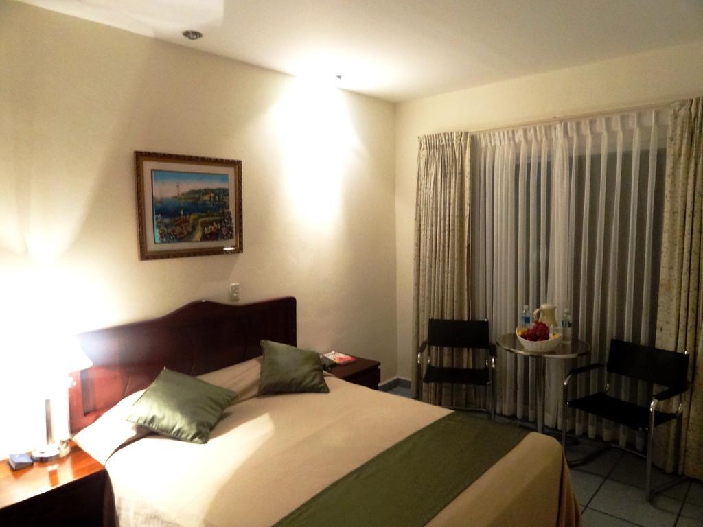 Hotel Costa Azul County Beach Puerto Cortes Oda fotoğraf