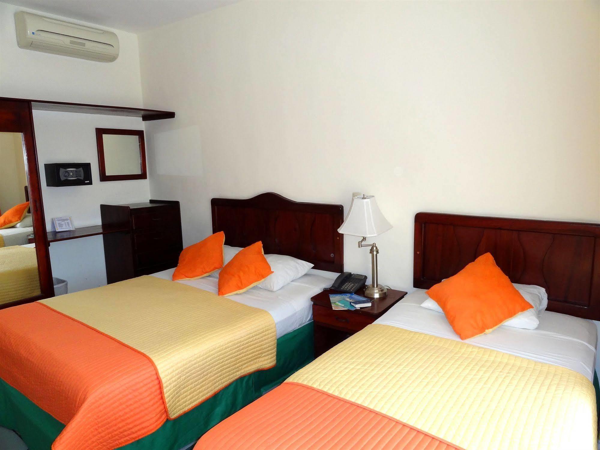 Hotel Costa Azul County Beach Puerto Cortes Dış mekan fotoğraf