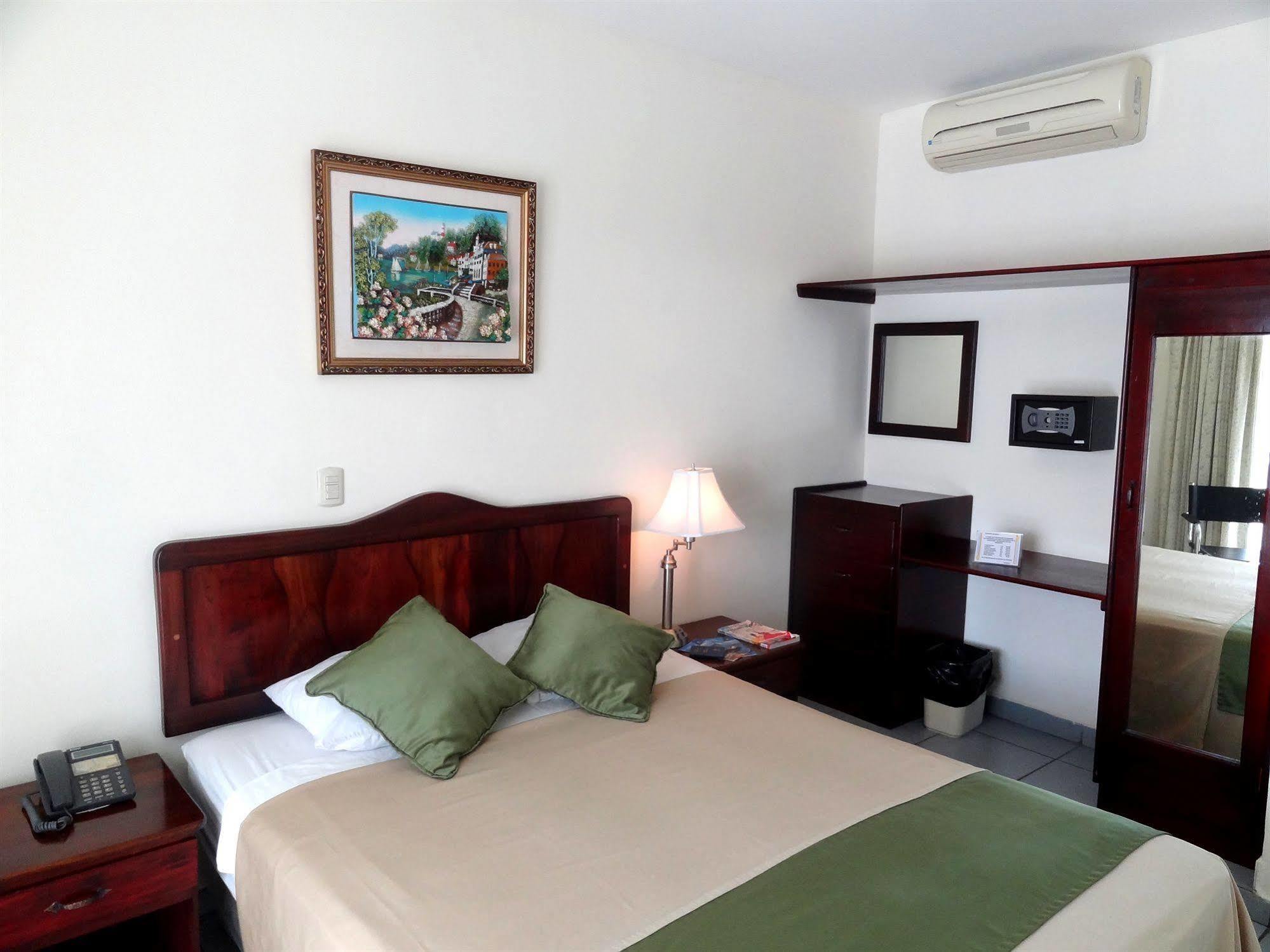Hotel Costa Azul County Beach Puerto Cortes Dış mekan fotoğraf
